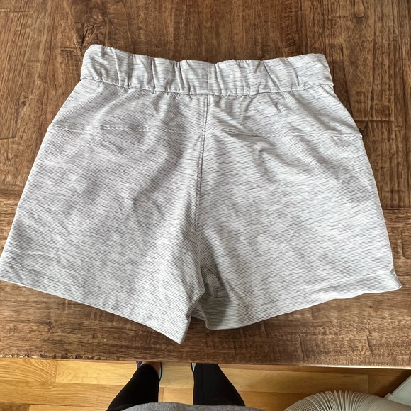 Lululemon On The Fly Short - Picture 4 of 4